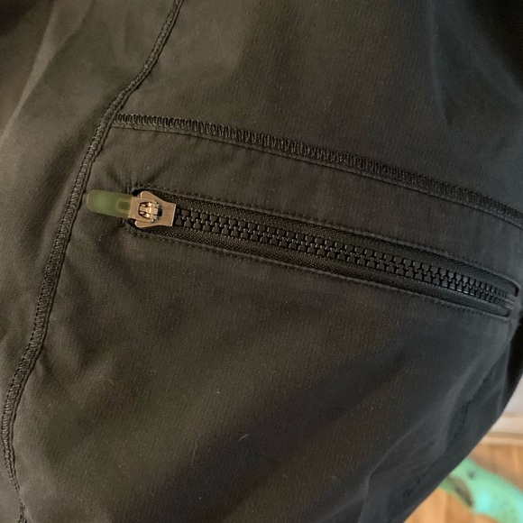 Lululemon 1/2 zip pullover with hood with opening for ponytail - Picture 3 of 7